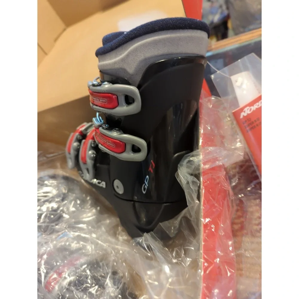 NEW Nordica GP‎ TJ Youth US 2.5 Youth Ski Boots 205